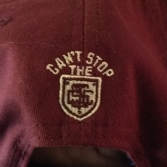 Crooks and castles - Picture 2 of 2